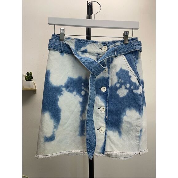OU - BDG Polly Bleached Denim Mini Skirt - Picture 8 of 8